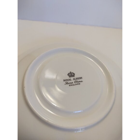 Royal Albert Teacup & Saucer Set, Pattern 4475 Montrose Cup Shape - Picture 10 of 12